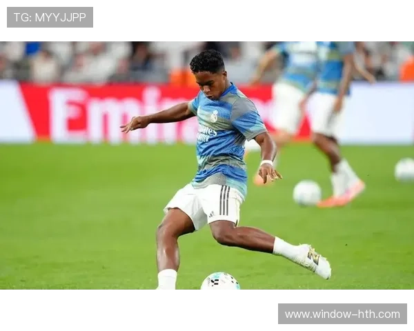 诺丁汉森林俱乐部冬窗引援布局与保级前景分析及新帅战术调整观察