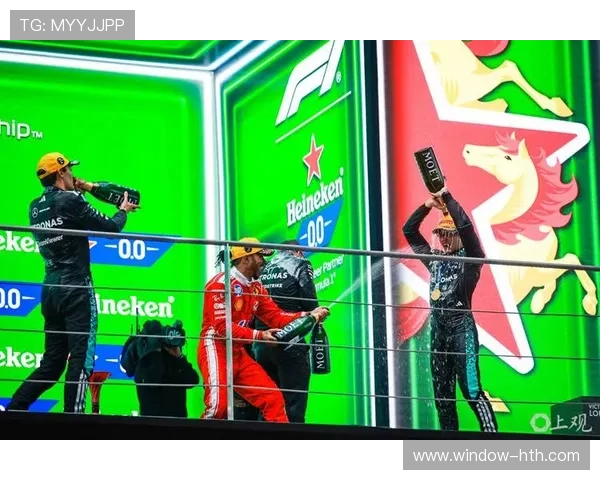 F1赛场风云再起车队争冠白热化新星与老将上演巅峰对决精彩不断