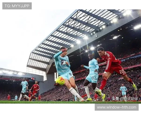 欧冠最新战报：豪门对决激战正酣球迷热议不断