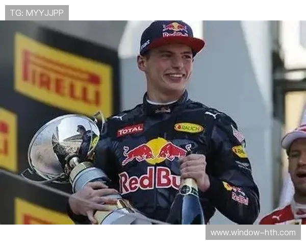 F1赛事最新动态：车手排名变动、技术革新及赛季前瞻分析