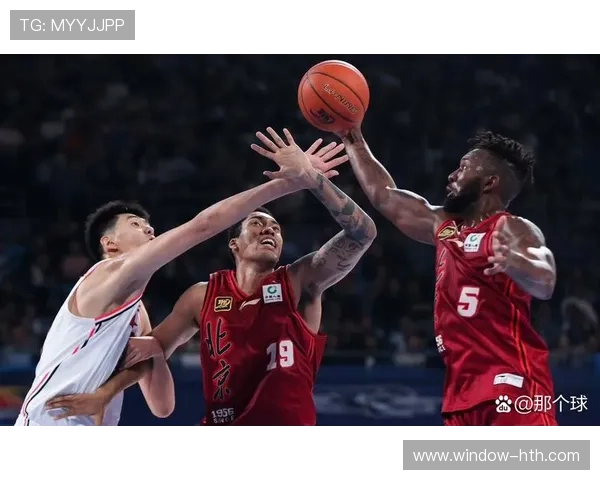 中国男篮逆袭成功 全队展现强大拼搏精神 以微弱优势力克对手成功晋级