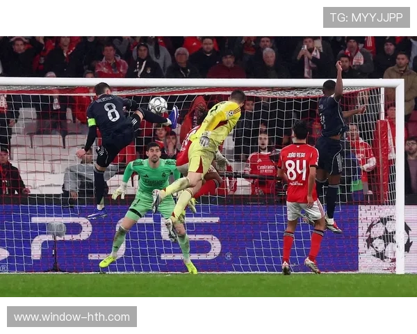 皇马欧冠逆转夺冠，年轻球员表现引发全球热议